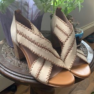 Seychelles Heeled Sandals Sz 8